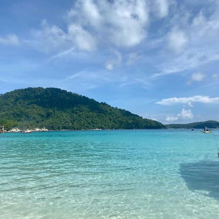 Nazza Homestay Besut With Swimming Pool Kampung Raja Exterior foto