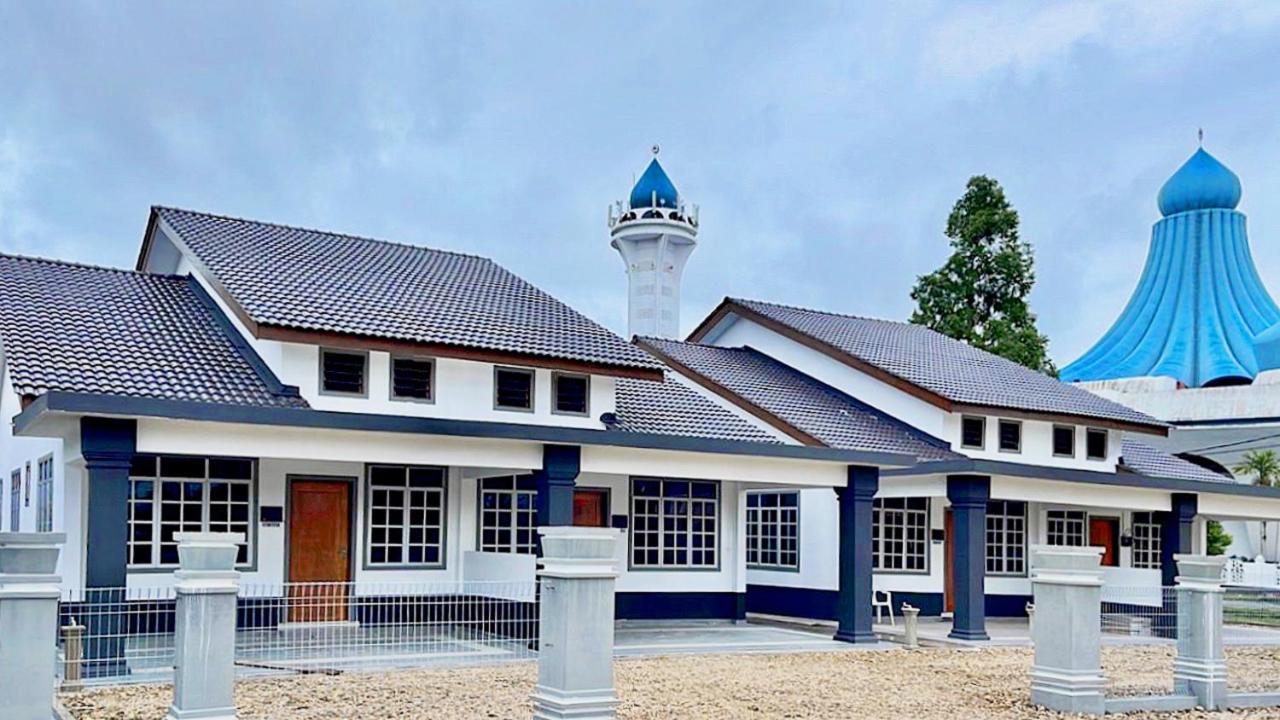 Nazza Homestay Besut With Swimming Pool Kampung Raja Exterior foto